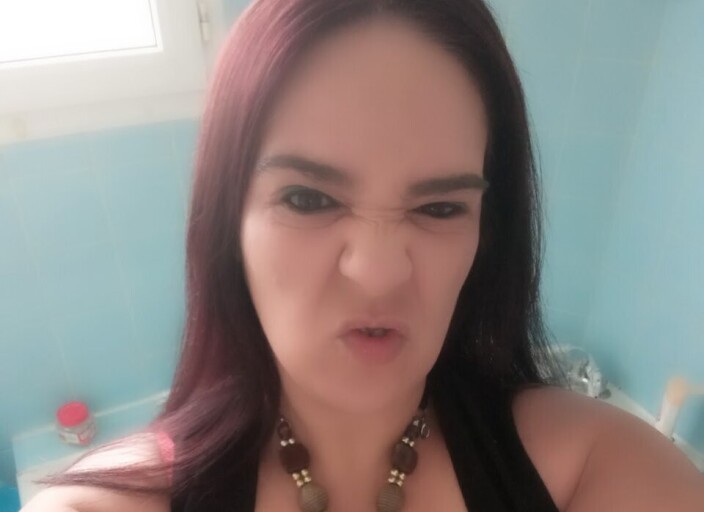 Emyves