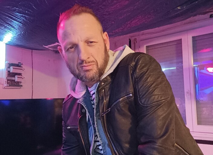 alexdee75