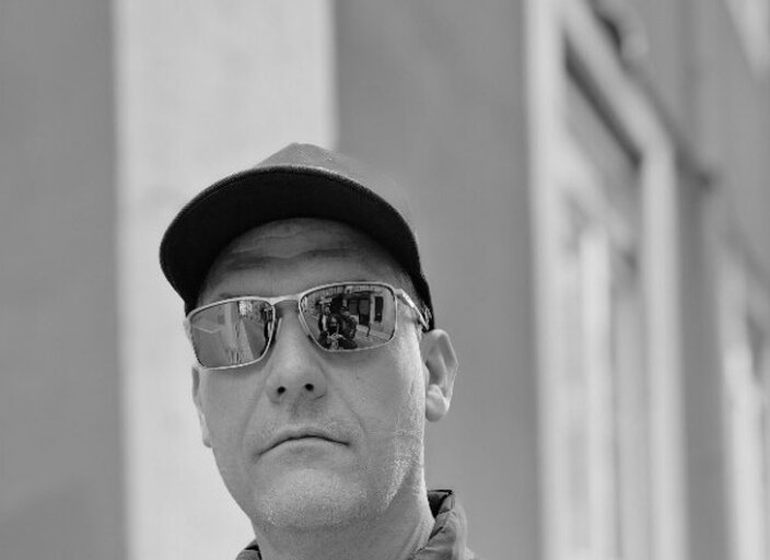 Globe-trotter