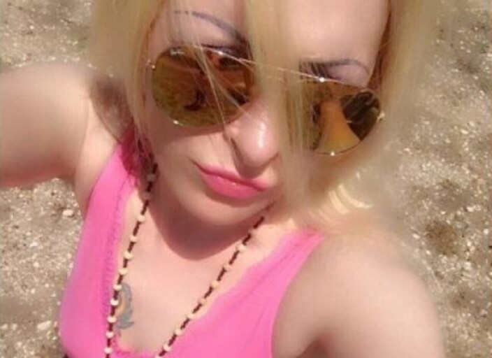 Lesbienne83400