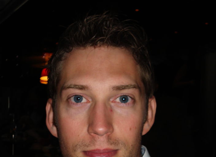 behind_blue_eyes_77