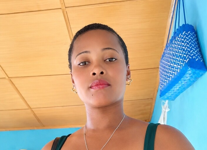 yvoneyorlucia2044