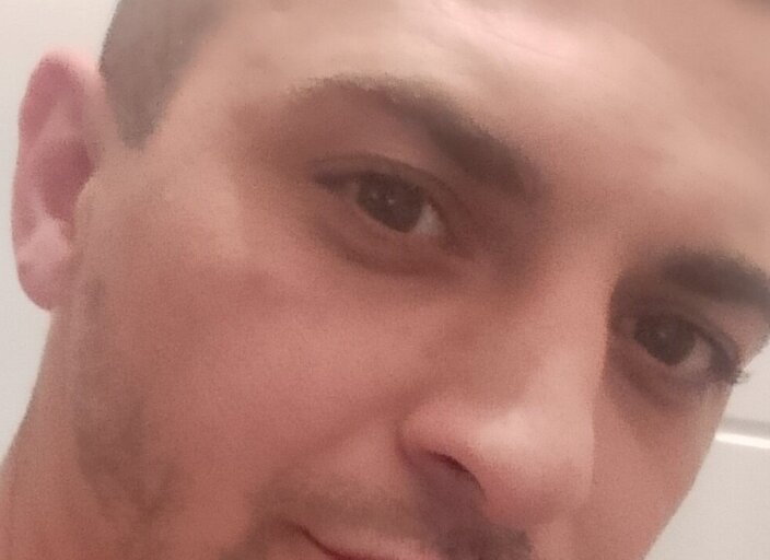 Huzzz44