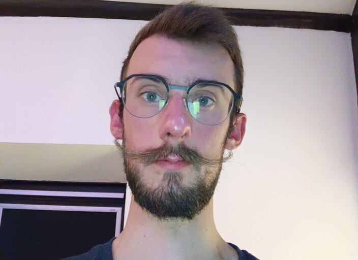 Max_stache